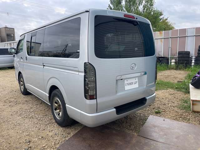 2008 Toyota Hiace – thumbnail 4