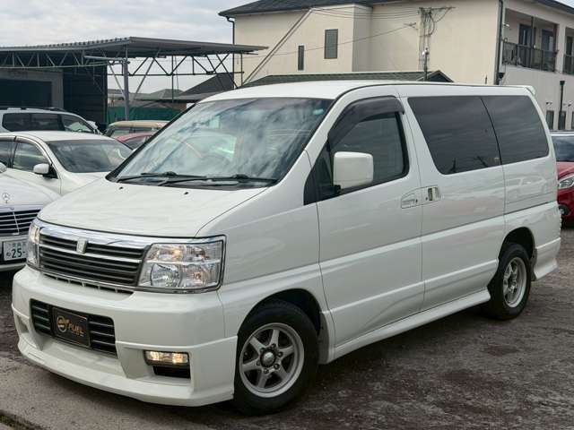 2001 Nissan Elgrand – thumbnail 3