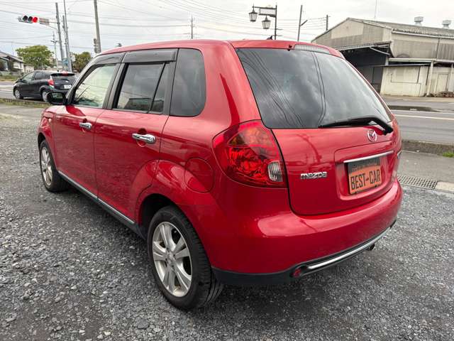 2009 Mazda Verisa – thumbnail 3
