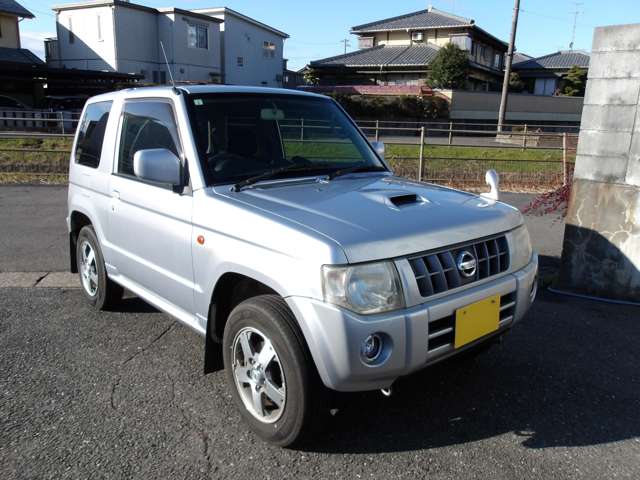 2009 Nissan Kix – thumbnail 2
