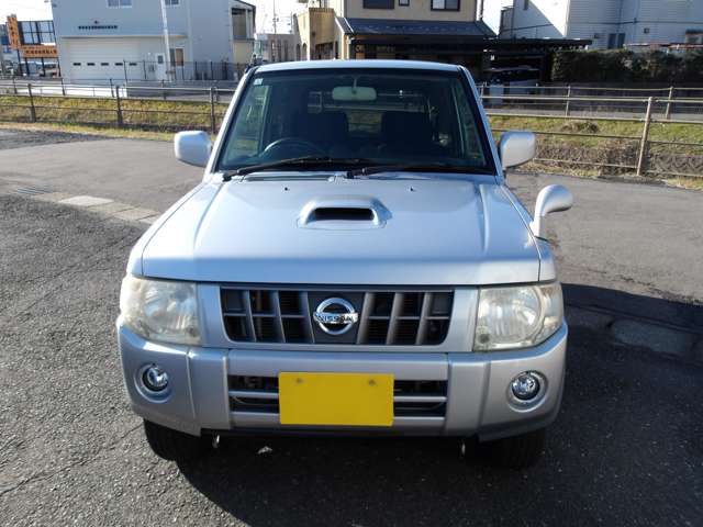 2009 Nissan Kix – thumbnail 3