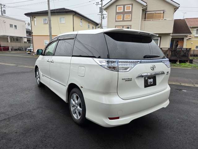 2009 Toyota Estima Hybrid – thumbnail 4
