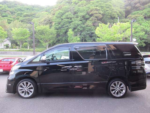 2010 Toyota Vellfire – thumbnail 4