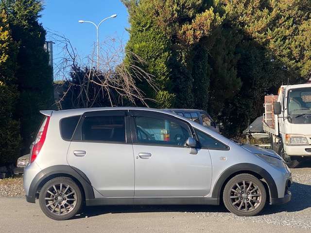 2008 Mitsubishi Colt – thumbnail 4