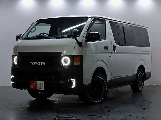 2009 Toyota Hiace – thumbnail 3