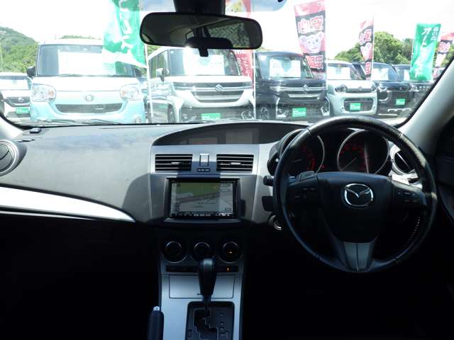 2010 Mazda Axela Sport – thumbnail 2