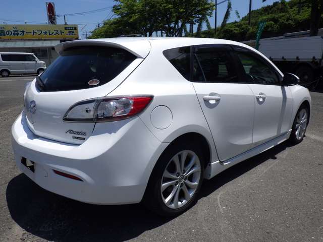 2010 Mazda Axela Sport – thumbnail 4