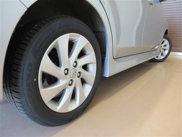 2011 Toyota bB – thumbnail 4