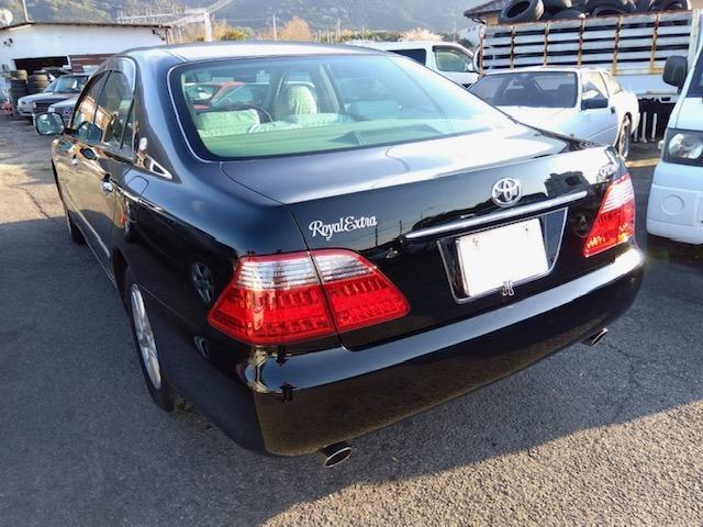 2007 Toyota Crown Royal – thumbnail 2
