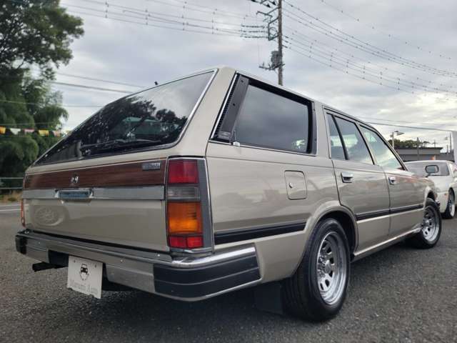 1998 Nissan Gloria Wagon – thumbnail 2