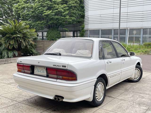 1990 Mitsubishi Galant – thumbnail 2