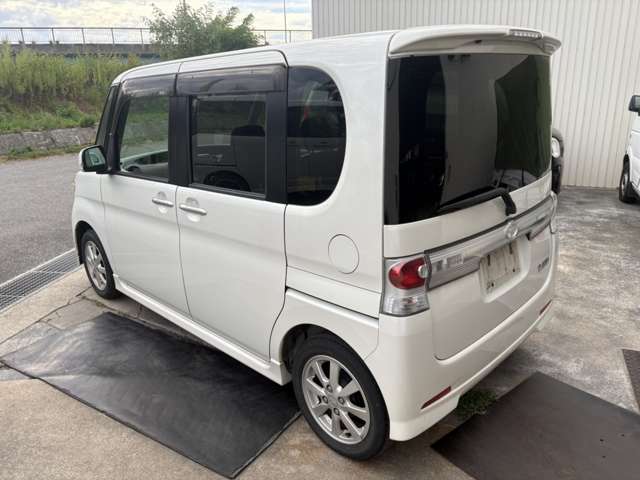2009 Daihatsu Tanto – thumbnail 4