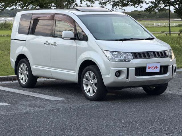 2010 Mitsubishi Delica D:5 – thumbnail 4
