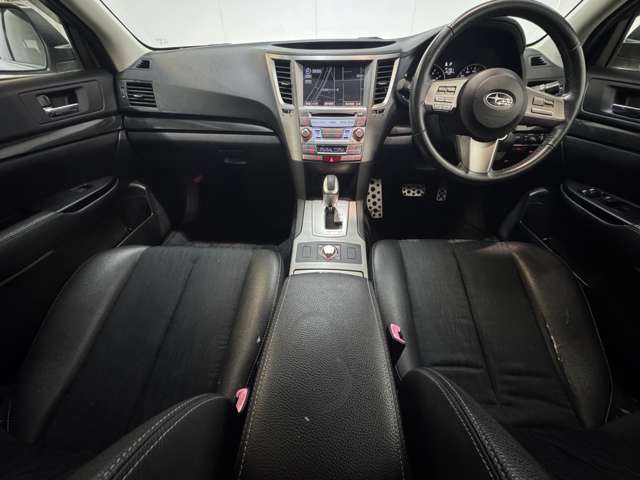 2010 Subaru Legacy Touring Wagon – thumbnail 4