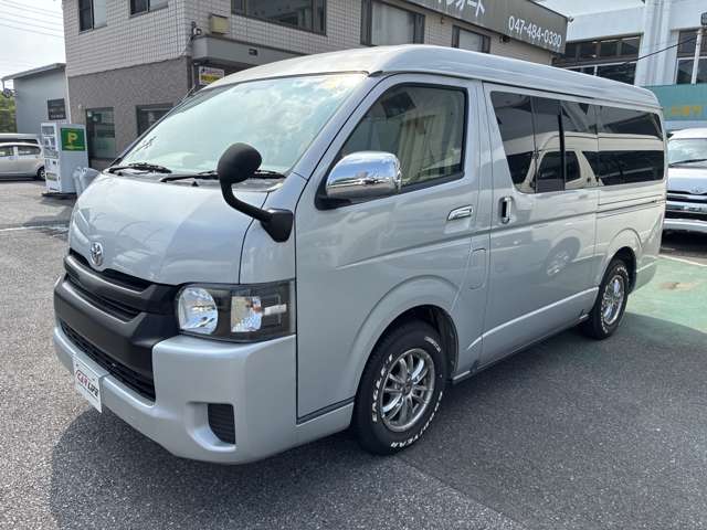 2006 Toyota Hiace – thumbnail 2