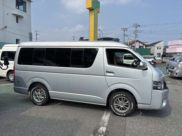 2006 Toyota Hiace – thumbnail 4