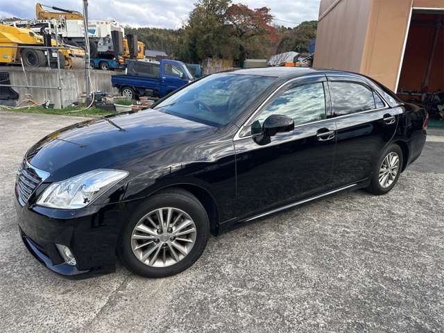 2010 Toyota Crown Royal – thumbnail 4
