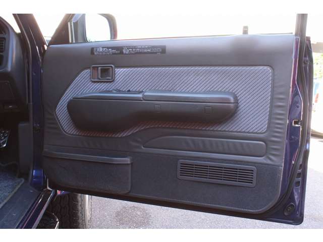 1999 Mazda Proceed – thumbnail 3
