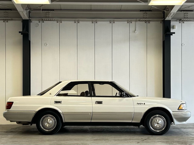 1991 Toyota Crown Sedan – thumbnail 4
