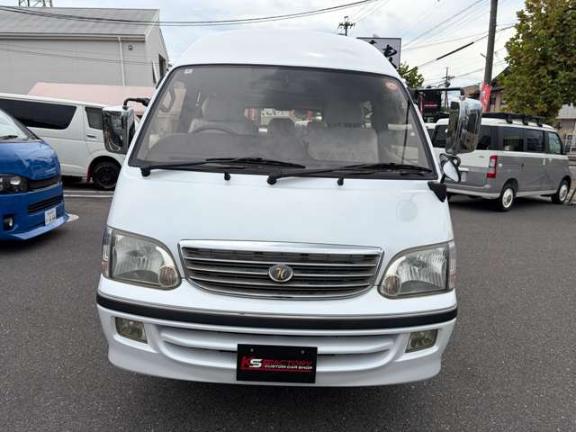 2002 Toyota Hiace – thumbnail 4