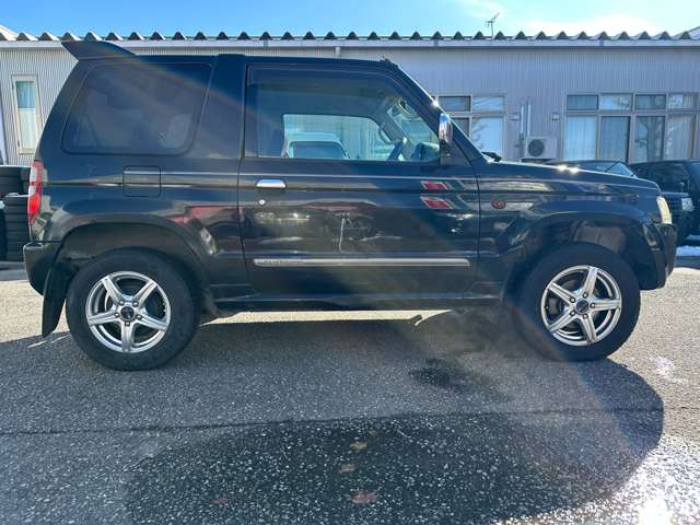 2010 Mitsubishi Pajero Mini – thumbnail 4