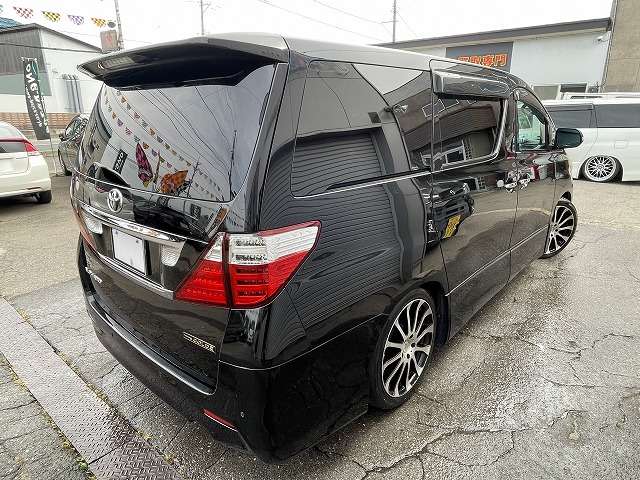 2009 Toyota Alphard – thumbnail 4