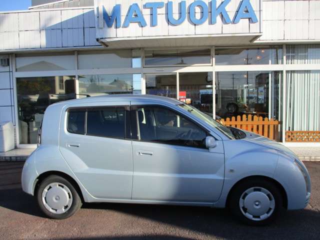 2003 Toyota WiLL – thumbnail 4