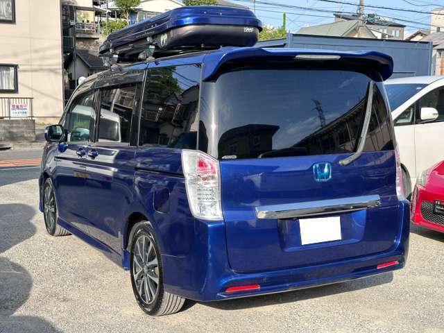 2010 Honda Stepwgn – thumbnail 4