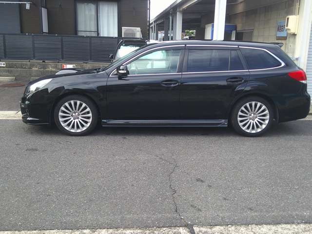 2009 Subaru Legacy Touring Wagon – thumbnail 2