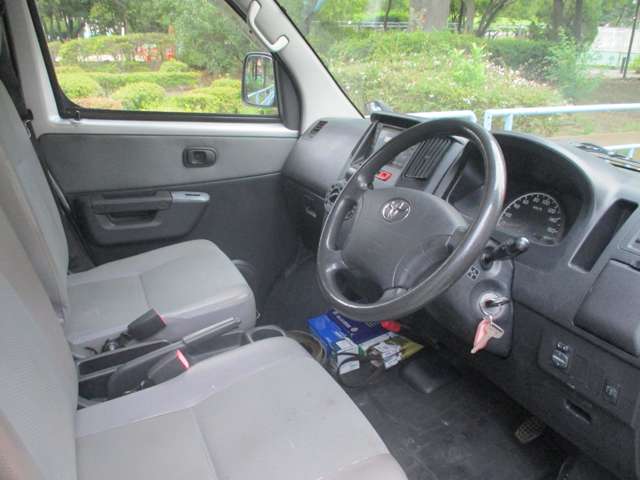 2010 Toyota LiteAce Track – thumbnail 2