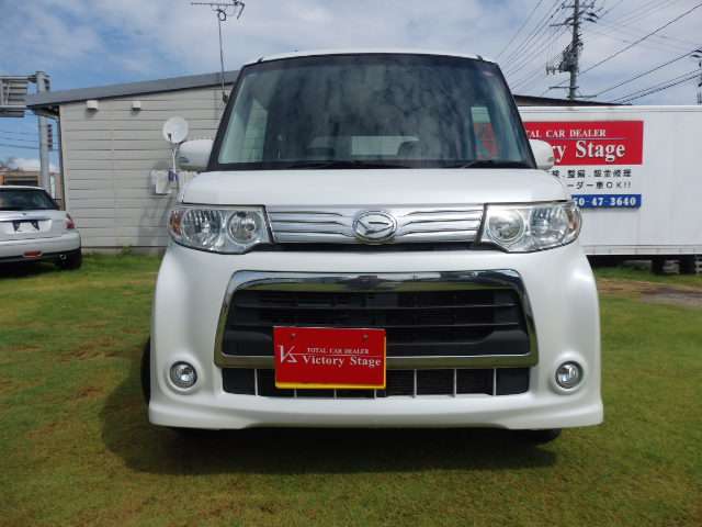 2010 Daihatsu Tanto – thumbnail 2