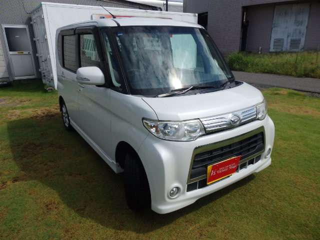 2010 Daihatsu Tanto – thumbnail 3