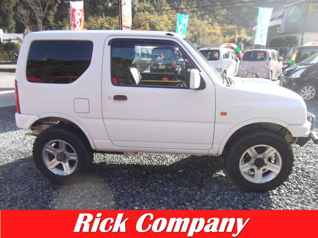 2010 Suzuki Jimny – thumbnail 4