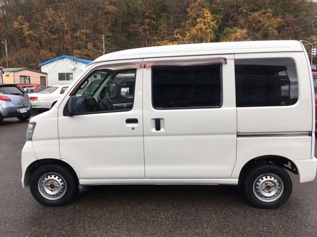 2010 Daihatsu Hijet Cargo – thumbnail 4
