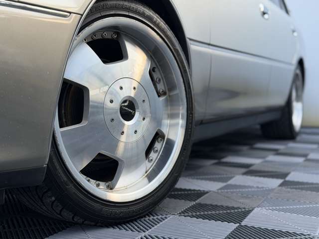 2003 Toyota Crown Majesta – thumbnail 4