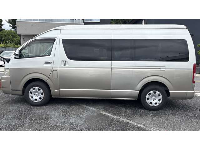 2005 Toyota Hiace – thumbnail 3