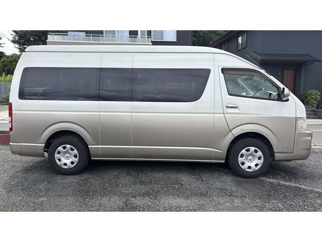 2005 Toyota Hiace – thumbnail 4