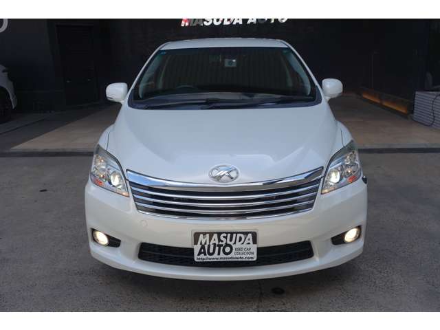 2011 Toyota Mark X Zio – thumbnail 2