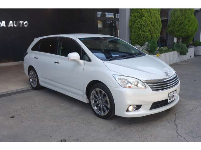 2011 Toyota Mark X Zio – thumbnail 3