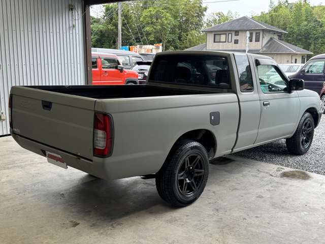 2000 Nissan Datsun – thumbnail 3