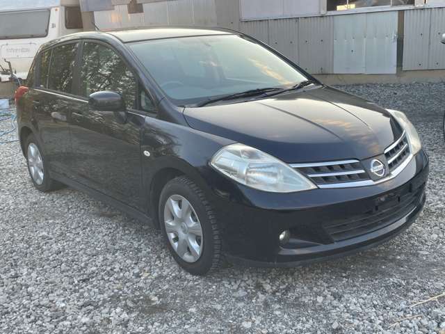 2010 Nissan Tiida – thumbnail 3