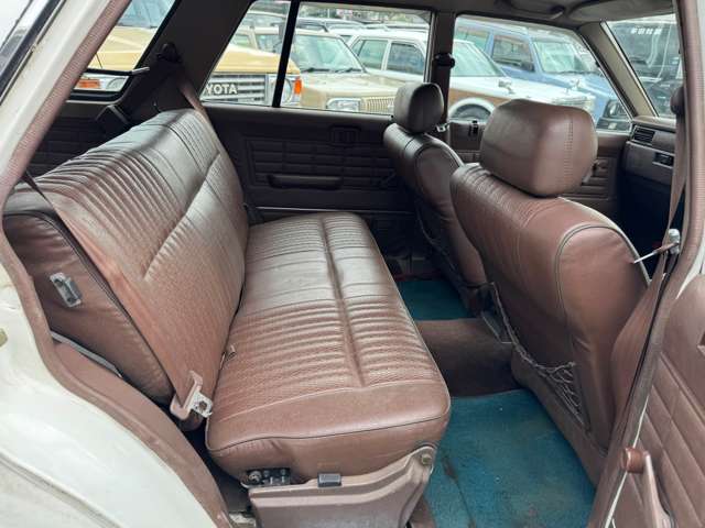 1997 Nissan Cedric Van – thumbnail 4