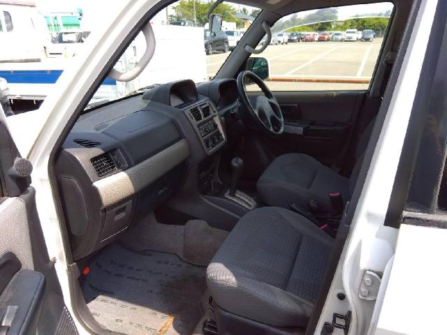 1999 Mitsubishi Pajero iO – thumbnail 3