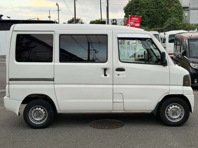 2004 Mitsubishi Minicab Van – thumbnail 4