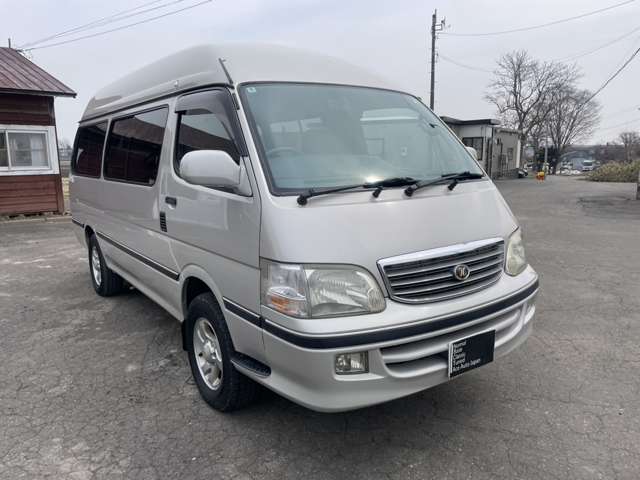 2001 Toyota Hiace – thumbnail 3