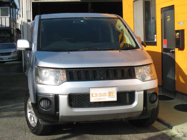 2009 Mitsubishi Delica D:5 – thumbnail 2