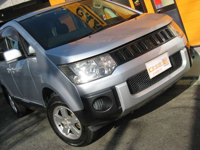 2009 Mitsubishi Delica D:5 – thumbnail 3
