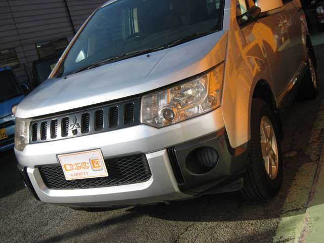 2009 Mitsubishi Delica D:5 – thumbnail 4