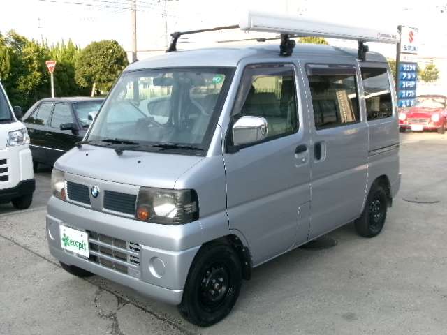 2010 Mitsubishi Minicab Van – thumbnail 2