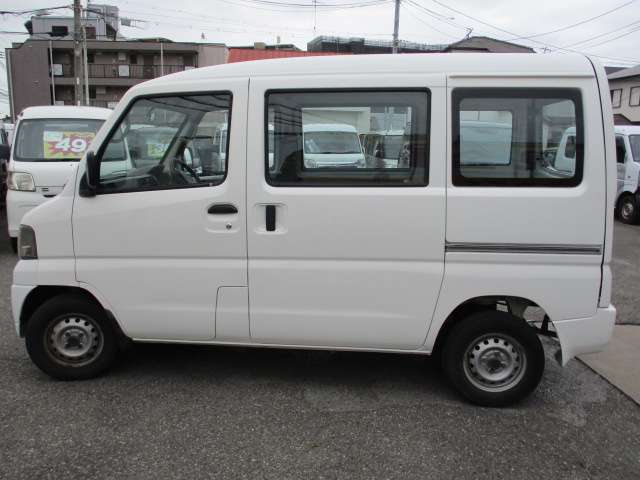 2005 Mitsubishi Minicab Van – thumbnail 4
